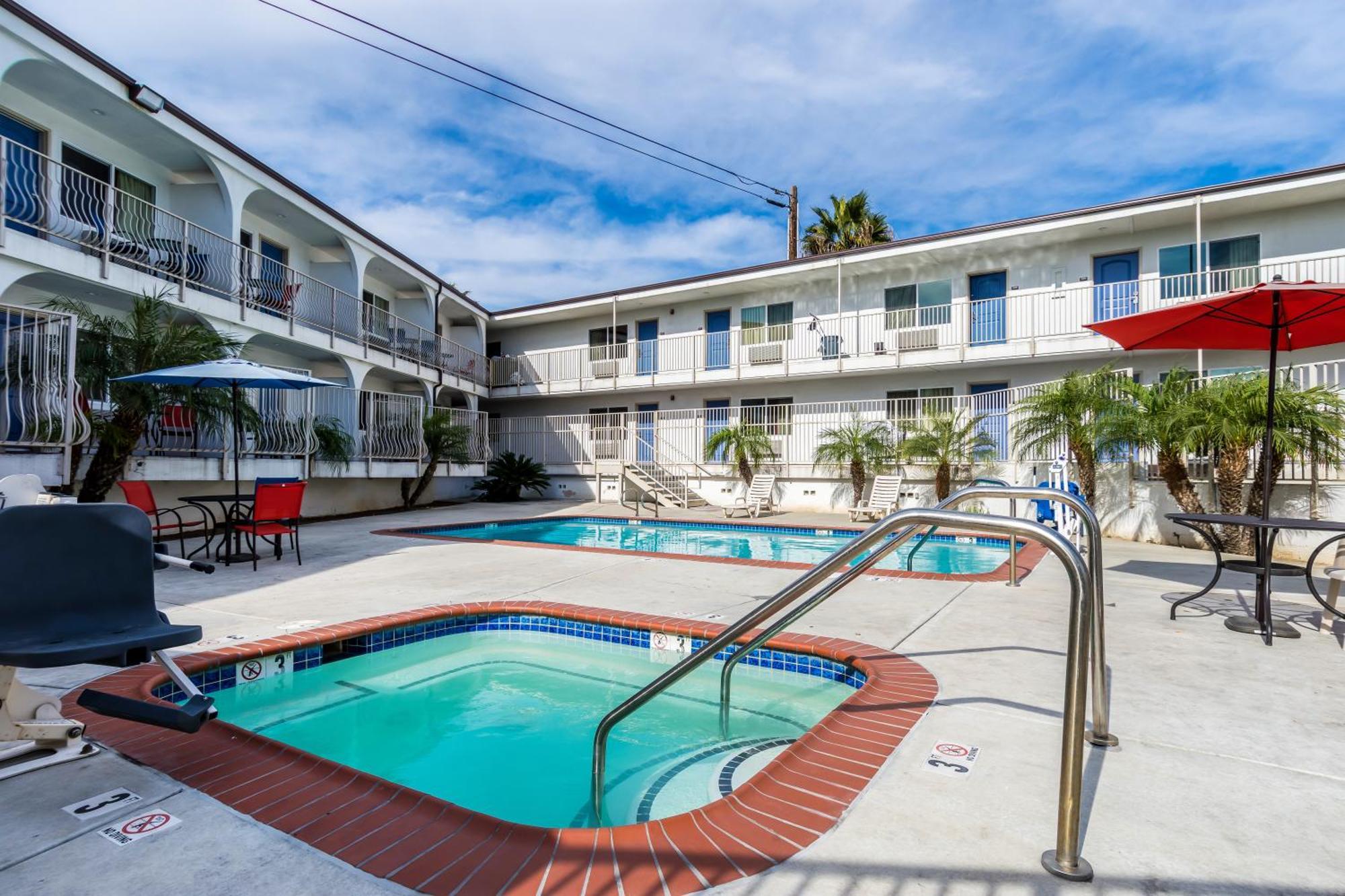 Pacific Inn Oceanside Exterior photo